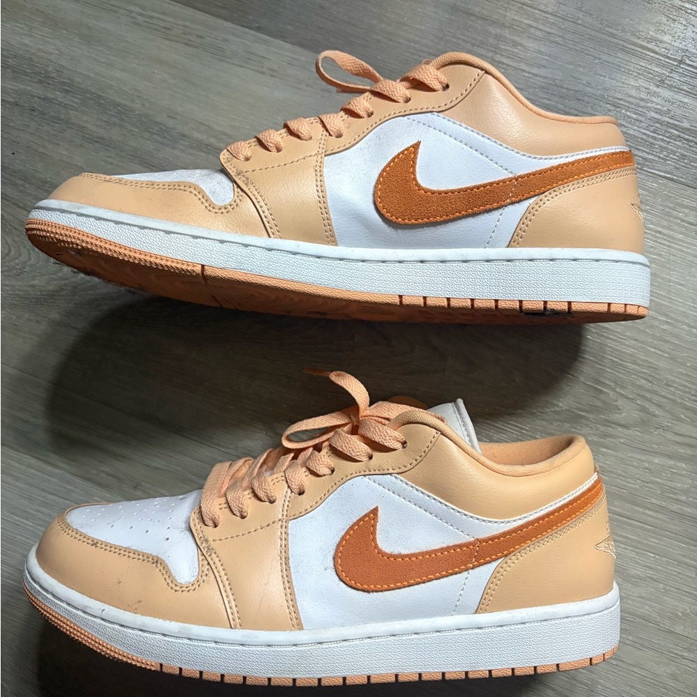 Nike Women's Sneakers in White and Orange